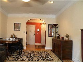 4th image of 107-01 Park Ln S #A6i