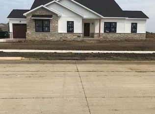 1214 Silver Oak Cir, Normal, IL 61761