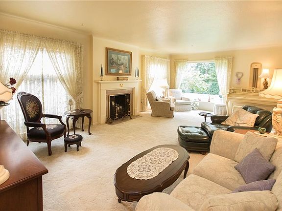 5th image of 19010 Rockcliff Dr