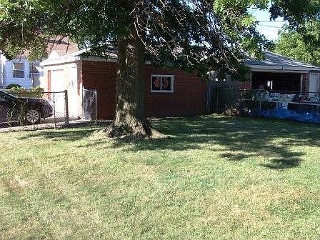 4th image of 21450 Tracy Ave