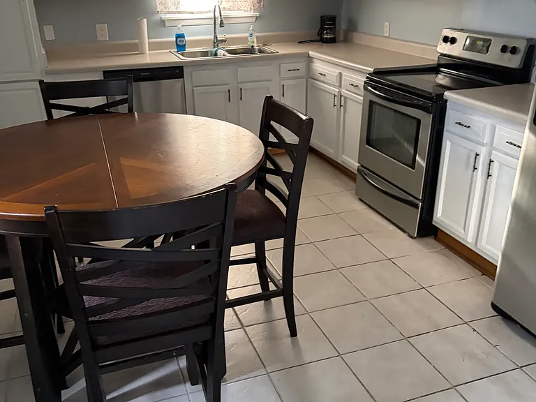 2310 Blecker Dr — Photo 3