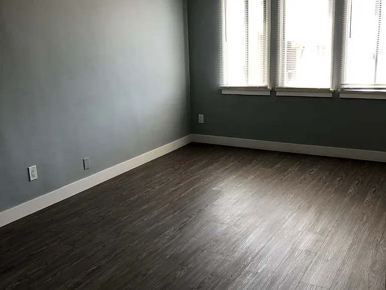 321 S Verdugo Rd — Photo 12