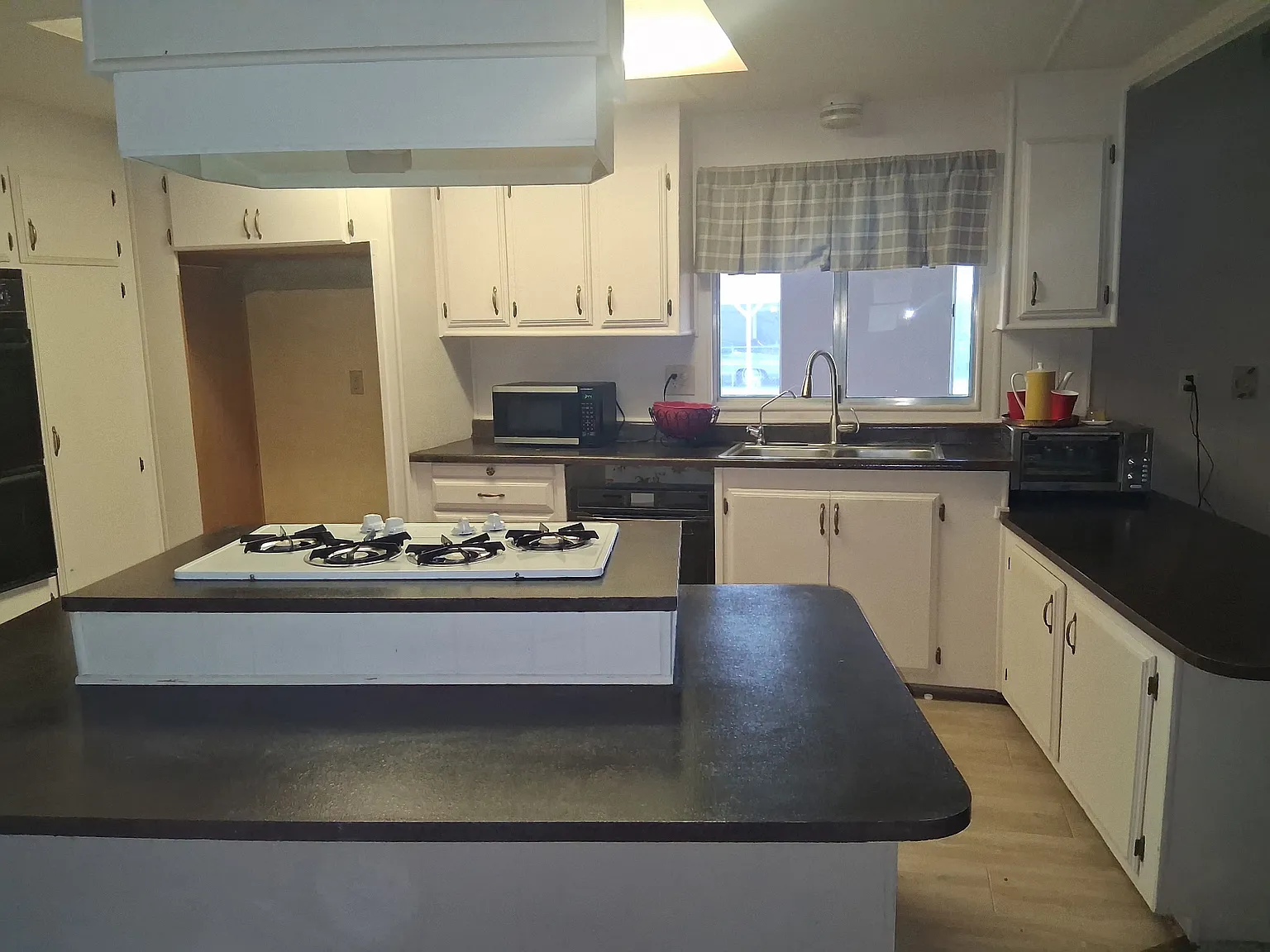 3 bed, 1600 sqft, $1,450 — Photo 2