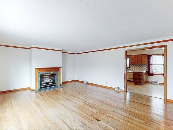 2nd image of 5221 E 105th St