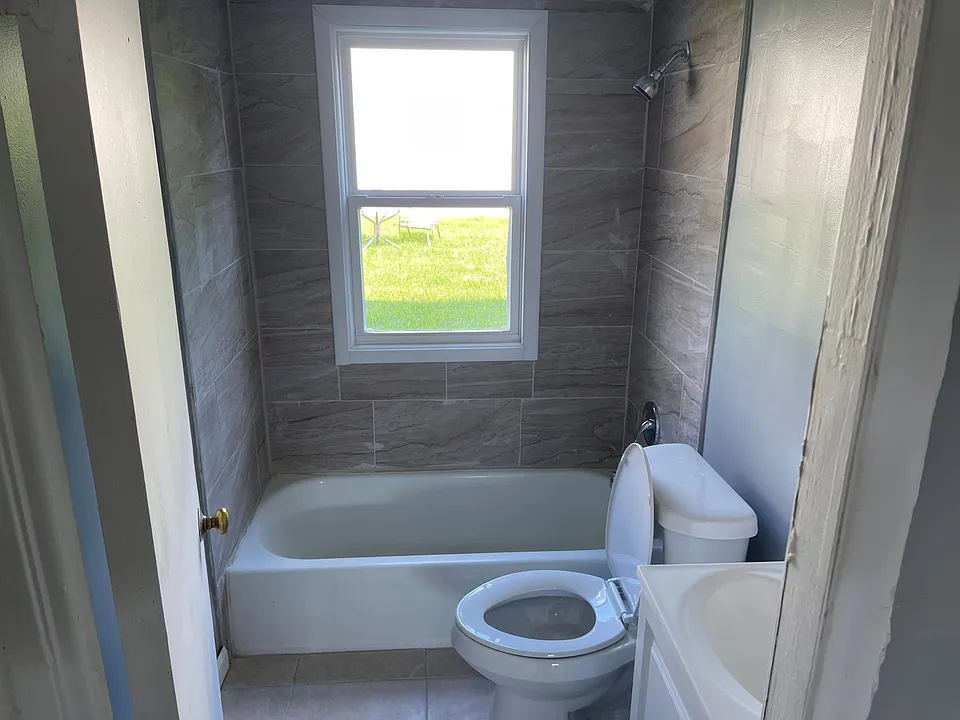 Remodel tiled bathroom