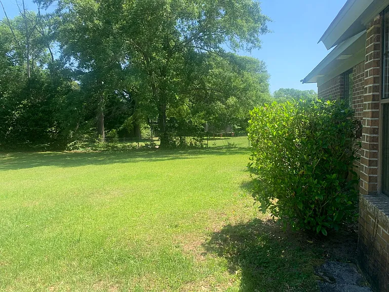 129 Blossom Dr — Photo 13