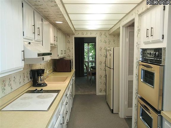 3rd image of 530-28 Russet Woods Ln