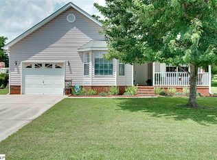 28 Michell Dr, Taylors, SC 29687