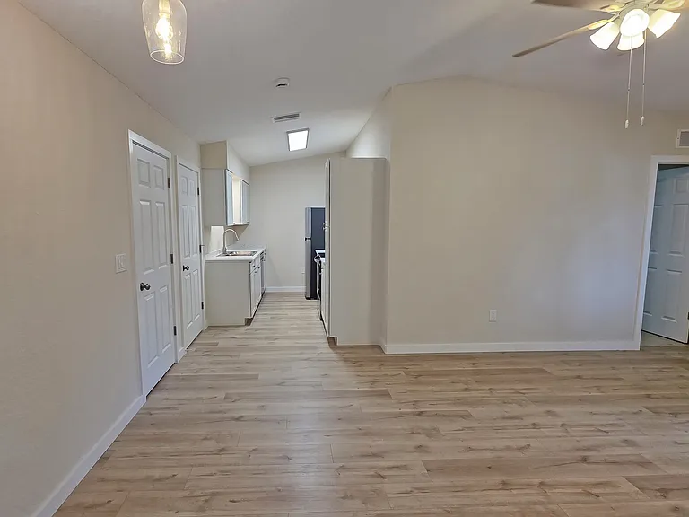 5325 Desoto Pl #B — Photo 16