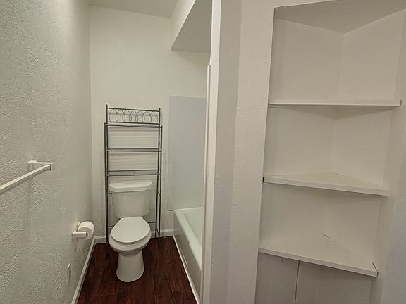 5th image of 121 Seville Ave #1