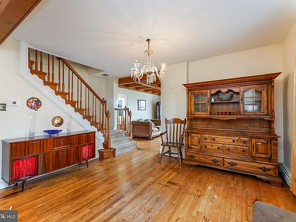 3rd image of 284 Ashmun Ave