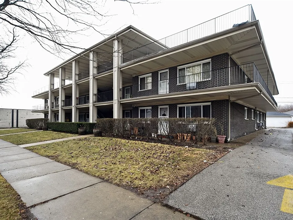 2114 Elmwood LLC