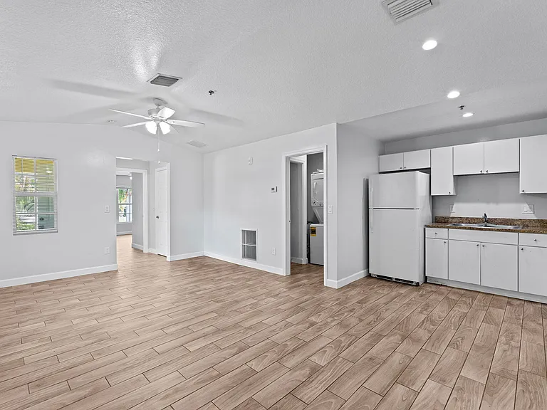 56 W 12th St #C — Photo 9