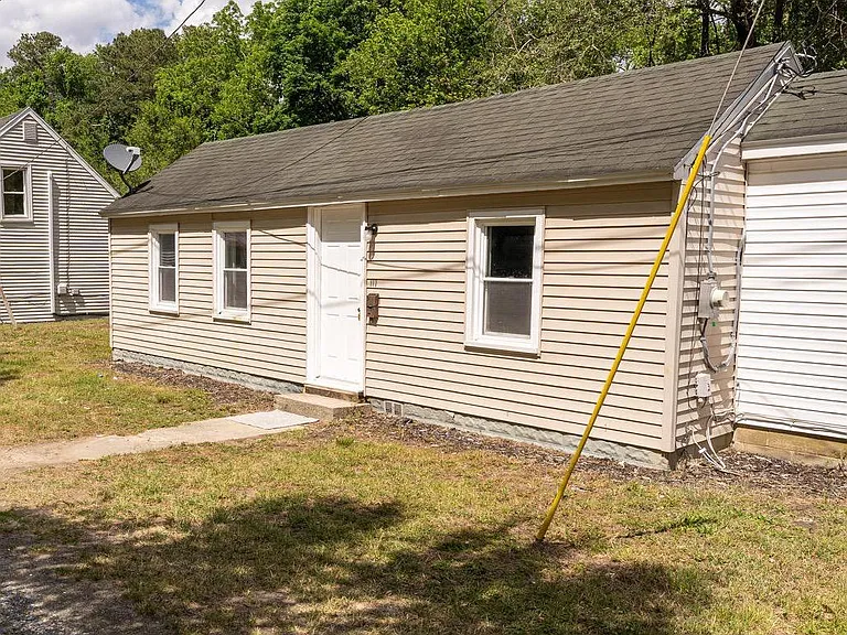 117 Davis Ln — Photo 3