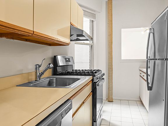 4th image of 170 E 94th St APT 2E