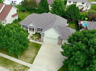 6629 Cheldon Ct, Johnston, IA 50131