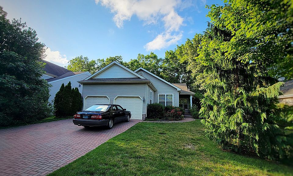 Large driveway + Entrance