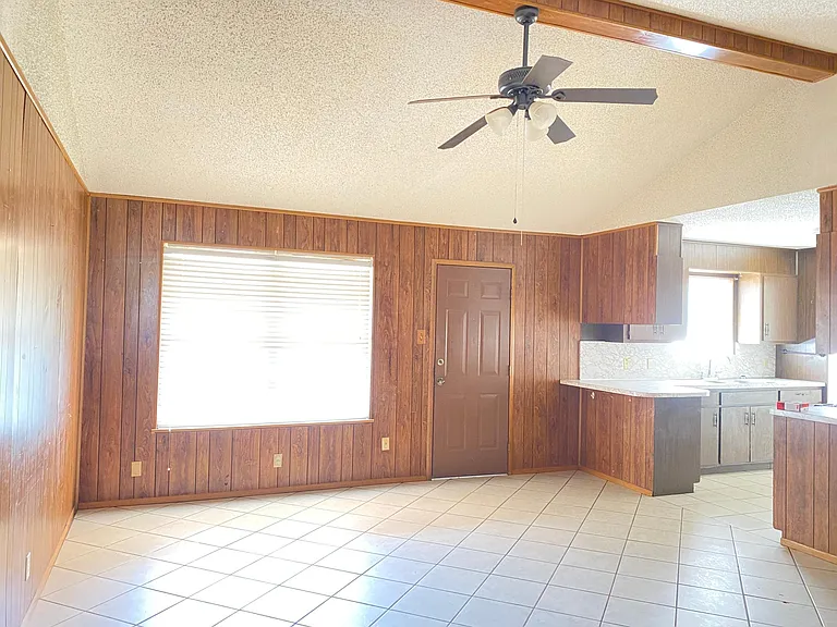 285 Nottingham Trl — Photo 2