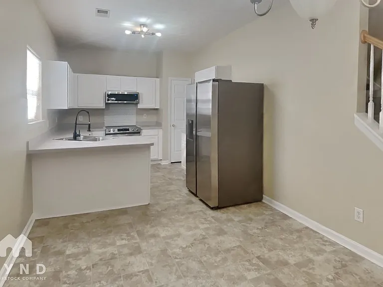 8256 Wynfield Dr — Photo 5