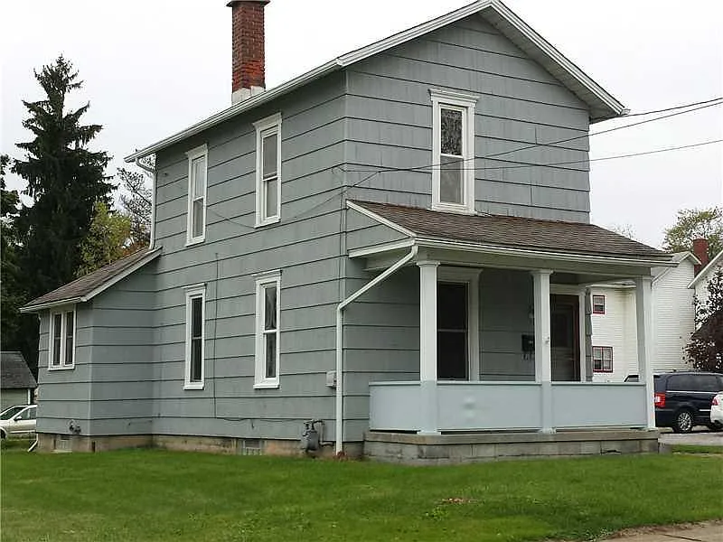 302 Kinder Ave photo 1