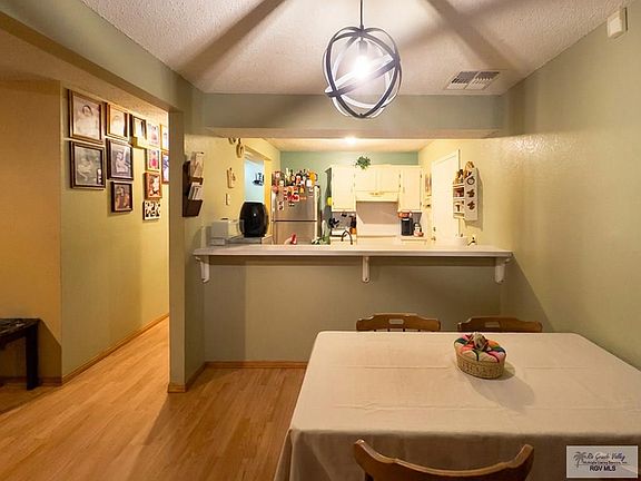 3rd image of 526 Rey Jorge St