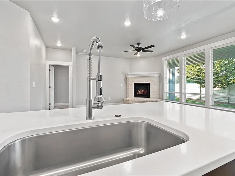 1911 W Wind Drift St — Photo 17