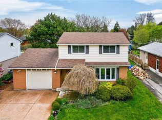 167 Darlington Dr, Hamilton, ON L9C 2M4