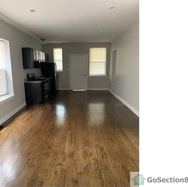 1st image of 126 E Garfield Blvd #3
