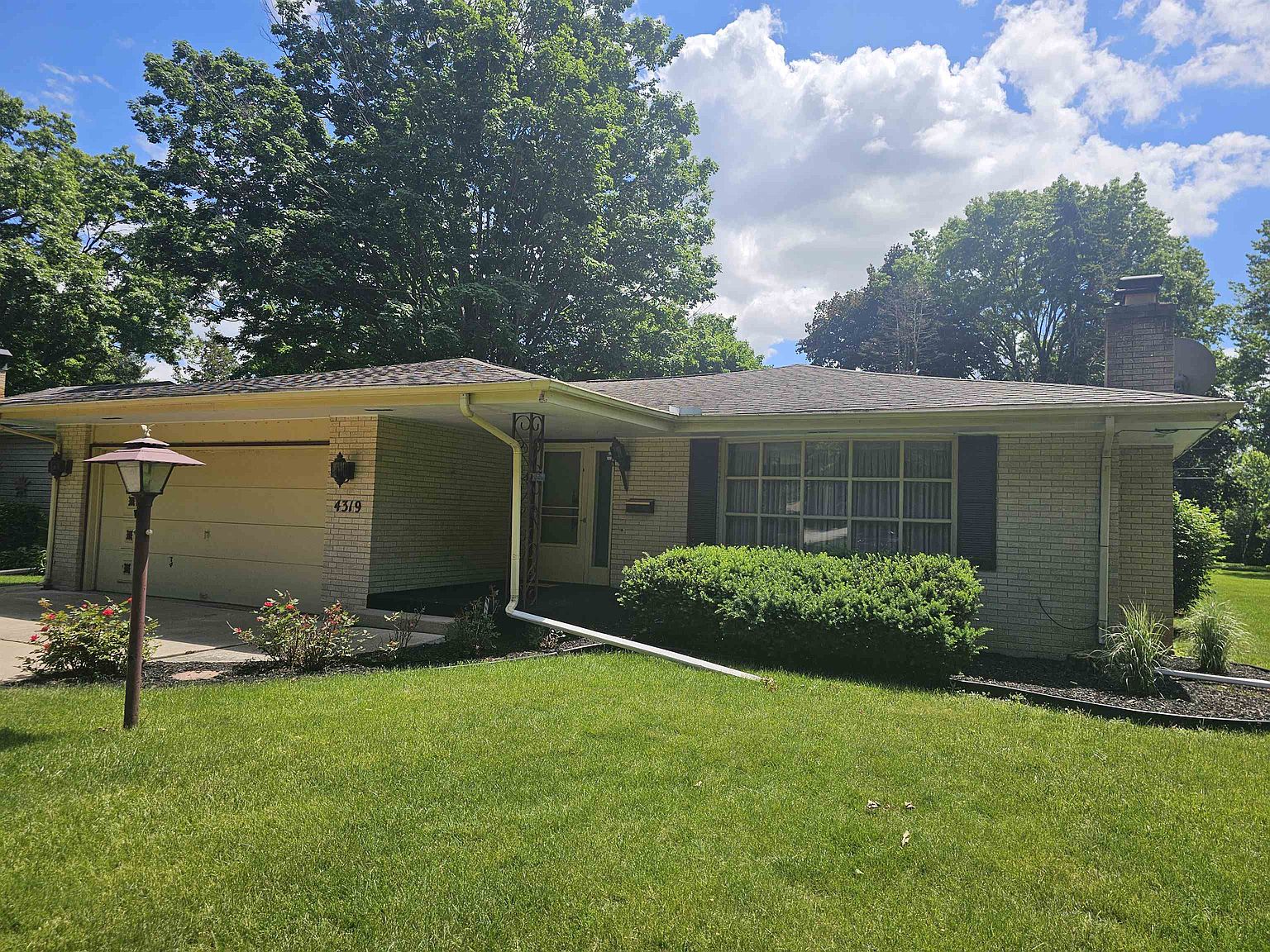4319 Brendenwood Rd, Rockford, IL 61107 Zillow