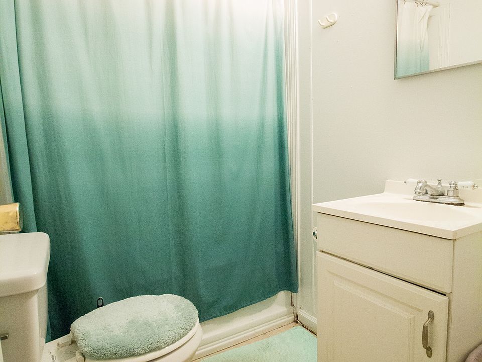 2nd image of 350 S Bouquet St APT 1
