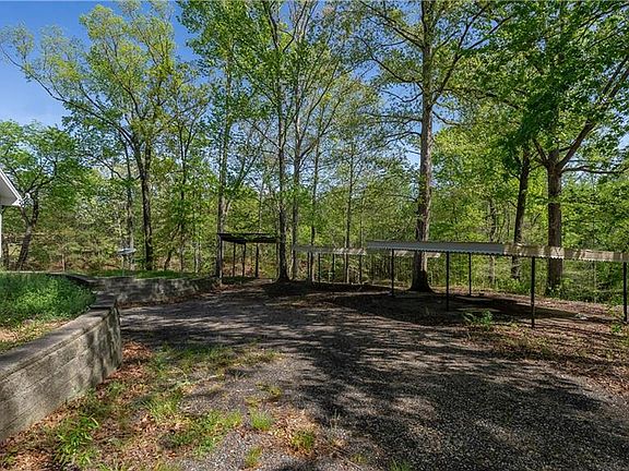 3rd image of 562 Oswichee Rd