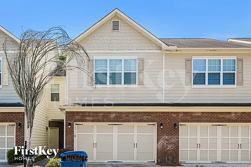 975 Treymont Way Photo 1