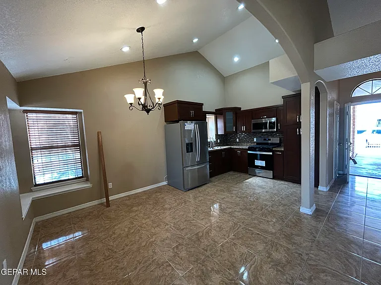 8482 Paddlefoot Ln — Photo 6