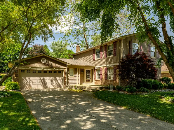 41826 Sunnydale Ln, Northville, MI 48168