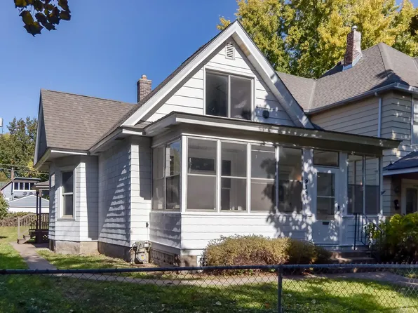 919 4th St E, Saint Paul, MN 55106