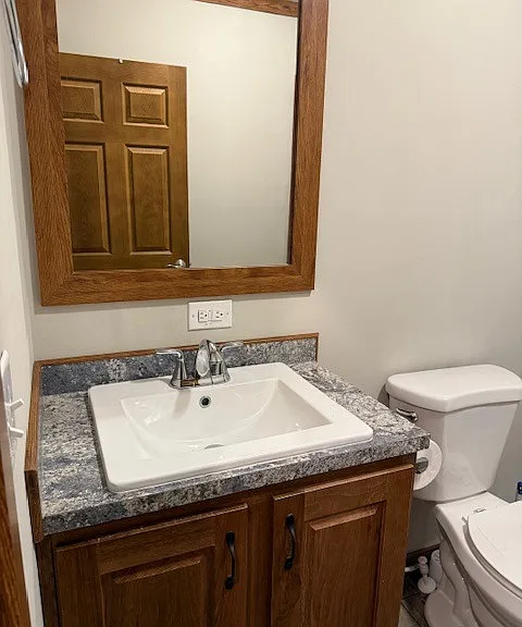 415 Thomas Ln — Photo 14