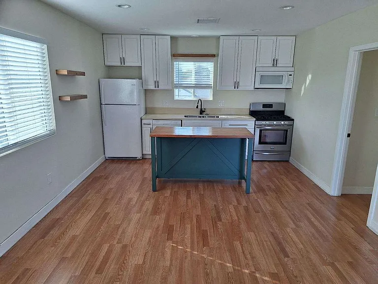 3809 Rose Ave #A — Photo 4