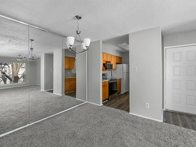 7313 Gulf Fwy — Photo 2