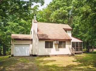 1228 Steele Cir, Bushkill, PA 18324