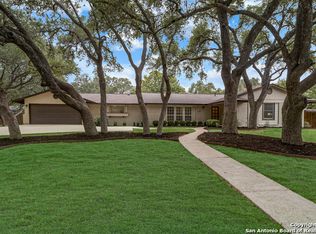 214 Yosemite Dr, Hollywood Park, TX 78232