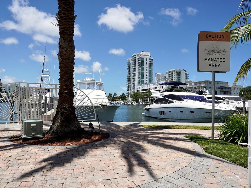 YACHT PROMENADE WALKING AREA