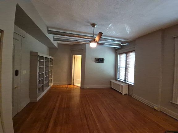 3rd image of 3901 Reading Rd #4