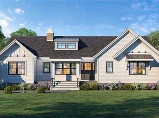 637 Middle Rd, Bayport, NY 11705