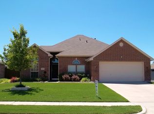 3022 Canary Ln, Midlothian, TX 76065