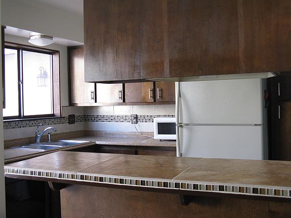 5th image of 377 Grand Canyon Dr