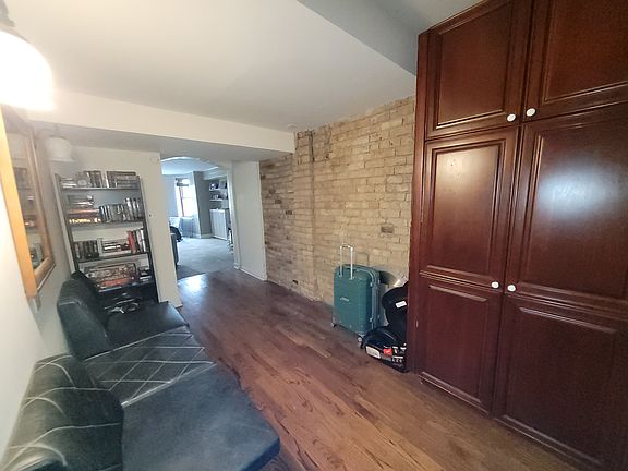 4th image of 1507 N Dearborn Pkwy #B