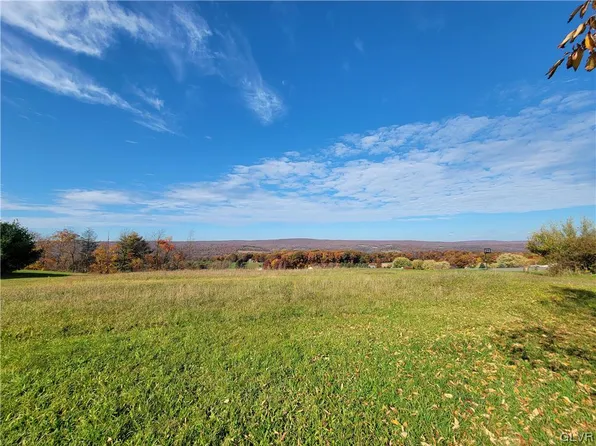 Courtland Ct W, Andreas, PA 18211