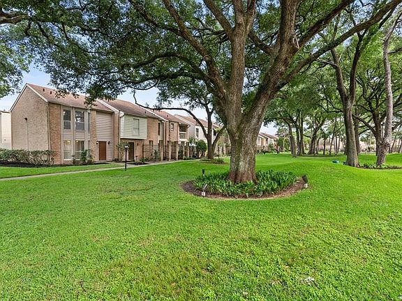 3rd image of 800 Country Place Dr #1/308