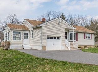 12 Everitts Hill Rd, Flemington, NJ 08822