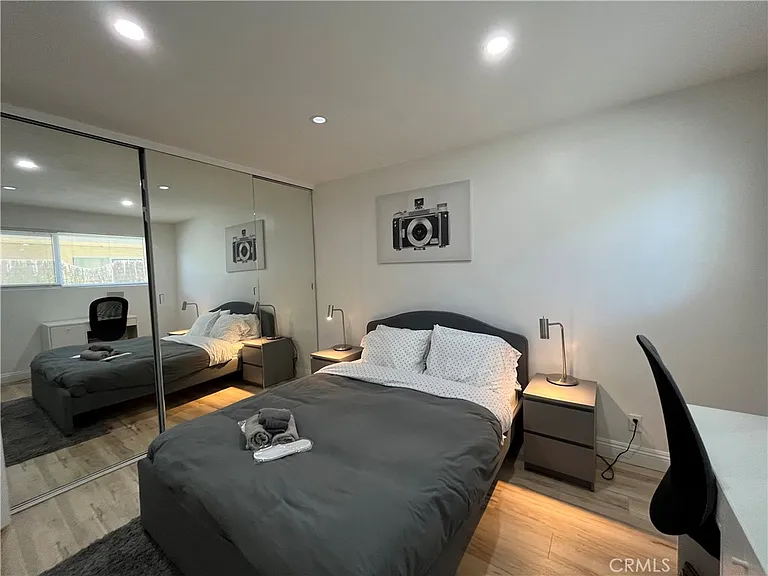 1114 6th St #9 — Photo 13